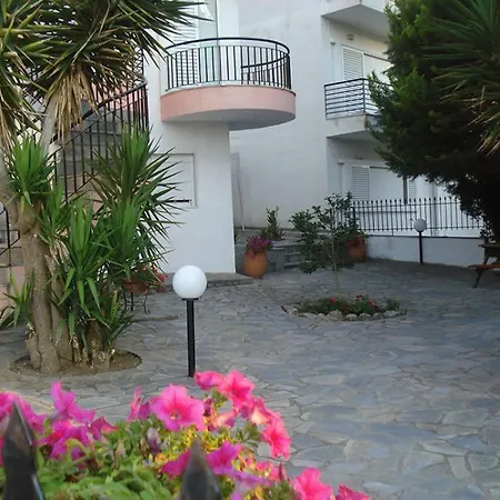 Anna Bill Apartments Apartahotel