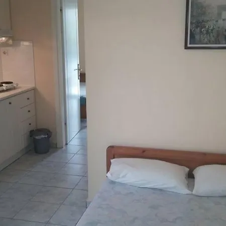 Anna Bill Apartments *